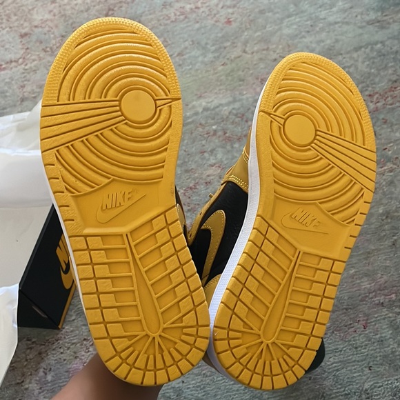 NWB Nike Air Jordan 1 Retro High OG - Pollens - Picture 6 of 8